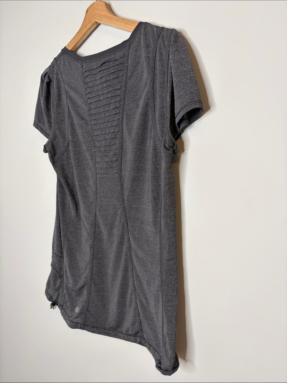 lululemon athletica Back on Track Charcoal Scoop Neck Short Sleeve Tee - Picture 7 of 9